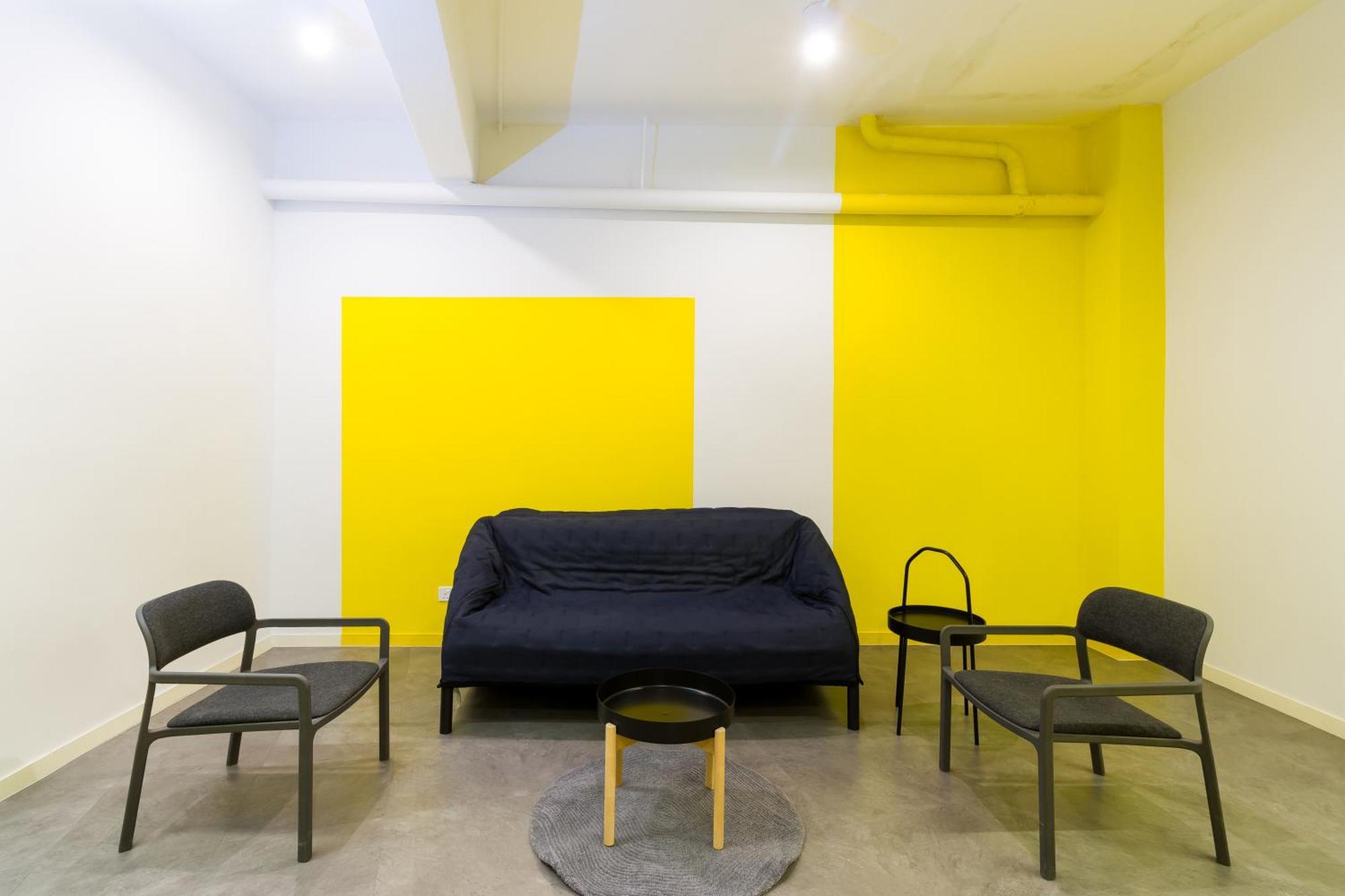 Upstairs Downstairs Coliving Kampung Pandan — Photos 3