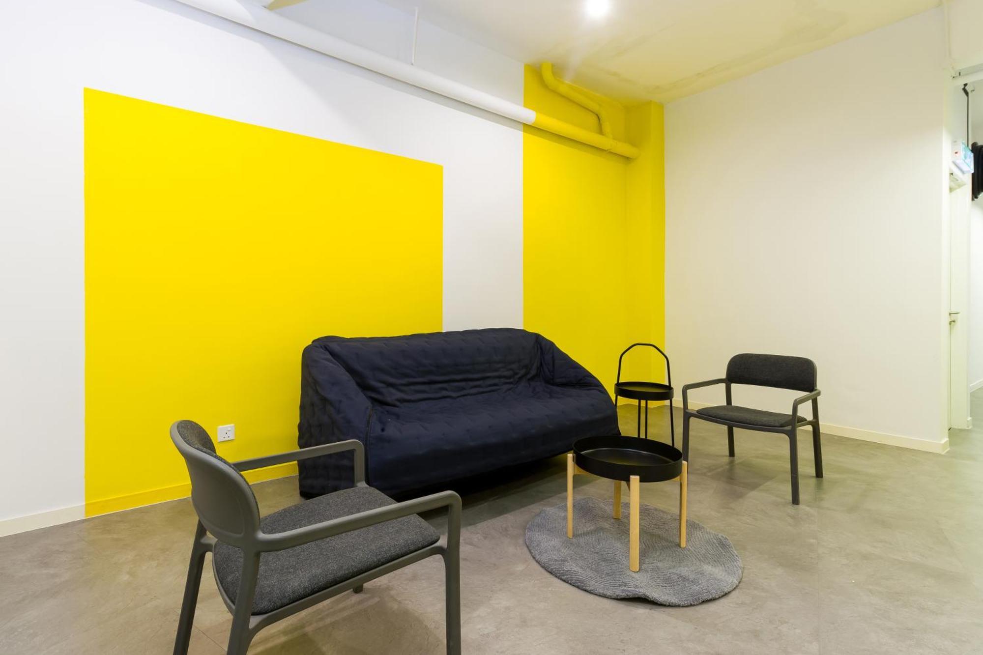Upstairs Downstairs Coliving Kampung Pandan — Photos 2
